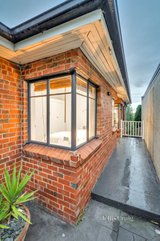 https://images.listonce.com.au/custom/160x/listings/29-louisville-avenue-pascoe-vale-south-vic-3044/103/01578103_img_10.jpg?2RaiQ7p9e3g