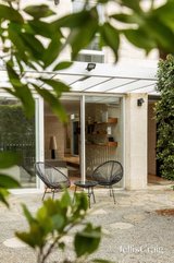 https://images.listonce.com.au/custom/160x/listings/29-macfarlan-street-south-yarra-vic-3141/519/01748519_img_19.jpg?-e35cXUvCTU