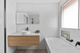 https://images.listonce.com.au/custom/160x/listings/29-manatunga-circuit-greensborough-vic-3088/056/01706056_img_10.jpg?KOFRmqrgWi0