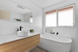 https://images.listonce.com.au/custom/160x/listings/29-manatunga-circuit-greensborough-vic-3088/056/01706056_img_11.jpg?2EQTVLmxzxM
