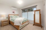 https://images.listonce.com.au/custom/160x/listings/29-menarra-street-strathmore-vic-3041/911/00913911_img_09.jpg?Sa1MCj1b7N8