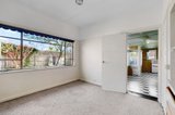https://images.listonce.com.au/custom/160x/listings/29-peterleigh-grove-essendon-vic-3040/264/01751264_img_13.jpg?SjMpqfQ_JT4
