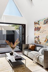 https://images.listonce.com.au/custom/160x/listings/29-rae-street-fitzroy-north-vic-3068/362/01644362_img_03.jpg?tZnJawkiT7c