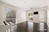 https://images.listonce.com.au/custom/160x/listings/29-rolling-hills-road-chirnside-park-vic-3116/497/01887497_img_07.jpg?gtYc_gwcUBg