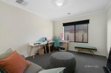 https://images.listonce.com.au/custom/160x/listings/29-silver-leaf-way-winter-valley-vic-3358/263/01674263_img_03.jpg?lMMFFtvj-8Y