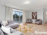 https://images.listonce.com.au/custom/160x/listings/29-swinburne-avenue-mooroolbark-vic-3138/978/01524978_img_02.jpg?lV6xbx0iVOM