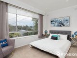 https://images.listonce.com.au/custom/160x/listings/29-swinburne-avenue-mooroolbark-vic-3138/978/01524978_img_09.jpg?b9Igv9EX0kM