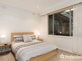 https://images.listonce.com.au/custom/160x/listings/29-swinburne-avenue-mooroolbark-vic-3138/978/01524978_img_10.jpg?yDlxqJvgIZ4