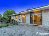 https://images.listonce.com.au/custom/160x/listings/29-swinburne-avenue-mooroolbark-vic-3138/978/01524978_img_19.jpg?zbGVRLm485o