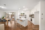 https://images.listonce.com.au/custom/160x/listings/29-the-eyrie-avenue-lilydale-vic-3140/664/01727664_img_03.jpg?dGoIYA8MfWs