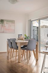 https://images.listonce.com.au/custom/160x/listings/29-the-eyrie-lilydale-vic-3140/661/01719661_img_05.jpg?bSVh8Ofo-yo