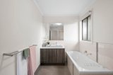 https://images.listonce.com.au/custom/160x/listings/29-the-eyrie-lilydale-vic-3140/661/01719661_img_11.jpg?NTpn0F2-YsQ