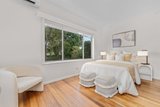 https://images.listonce.com.au/custom/160x/listings/29-wave-avenue-mount-waverley-vic-3149/376/01930376_img_01.jpg?DeUfwKgDqfY