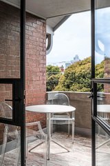 https://images.listonce.com.au/custom/160x/listings/290-cecil-street-south-melbourne-vic-3205/767/01285767_img_20.jpg?afy9RUYX_O0