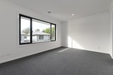 https://images.listonce.com.au/custom/160x/listings/293-hull-road-croydon-vic-3136/747/01602747_img_04.jpg?Yl93FAbmKlQ