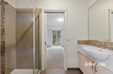 https://images.listonce.com.au/custom/160x/listings/295-delacombe-drive-mill-park-vic-3082/573/01951573_img_07.jpg?aAxSJf0zlSE