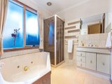 https://images.listonce.com.au/custom/160x/listings/2960-station-street-box-hill-north-vic-3129/605/01743605_img_07.jpg?wMFhIVtze6M