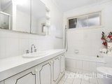 https://images.listonce.com.au/custom/160x/listings/2976-burke-road-balwyn-vic-3103/307/01684307_img_07.jpg?tXk-yxCsP1U