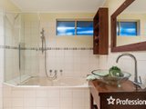 https://images.listonce.com.au/custom/160x/listings/29a-ballantyne-crescent-kilsyth-vic-3137/921/01524921_img_12.jpg?RXPEChsmU00