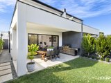 https://images.listonce.com.au/custom/160x/listings/29a-charlotte-street-newport-vic-3015/929/01203929_img_07.jpg?UoFstBtez0A