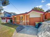 https://images.listonce.com.au/custom/160x/listings/29b-wallace-crescent-strathmore-vic-3041/987/01883987_img_10.jpg?elUD_7tivJ8