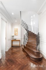 https://images.listonce.com.au/custom/160x/listings/2a-alexandra-avenue-canterbury-vic-3126/493/01769493_img_06.jpg?HNwyIrJAceg
