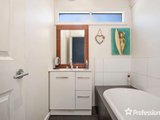 https://images.listonce.com.au/custom/160x/listings/2a-claire-court-montrose-vic-3765/994/01524994_img_11.jpg?2R9orunKKng