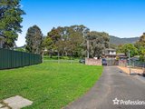 https://images.listonce.com.au/custom/160x/listings/2a-claire-court-montrose-vic-3765/994/01524994_img_14.jpg?XYttZNmQ2Ks