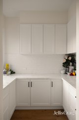https://images.listonce.com.au/custom/160x/listings/2a-coates-street-bentleigh-vic-3204/021/01900021_img_24.jpg?doJqzsbhrzk