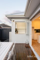 https://images.listonce.com.au/custom/160x/listings/2a-coates-street-bentleigh-vic-3204/021/01900021_img_25.jpg?RgI2mhSFVyw