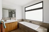 https://images.listonce.com.au/custom/160x/listings/2a-crozier-court-mckinnon-vic-3204/491/01977491_img_09.jpg?QRuySP7RwTs