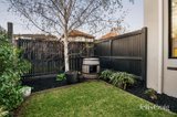 https://images.listonce.com.au/custom/160x/listings/2a-crozier-court-mckinnon-vic-3204/491/01977491_img_12.jpg?0T_E5LE-Ags