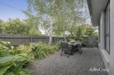 https://images.listonce.com.au/custom/160x/listings/2a-ernest-street-blackburn-vic-3130/519/01830519_img_08.jpg?pOnA5ETjZCo