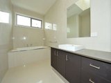 https://images.listonce.com.au/custom/160x/listings/2a-florence-street-williamstown-vic-3016/169/01614169_img_03.jpg?loGYuQIR280