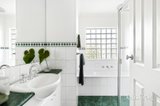 https://images.listonce.com.au/custom/160x/listings/2a-horace-street-malvern-vic-3144/736/01799736_img_10.jpg?TRuJWVpCHJY