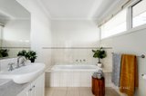 https://images.listonce.com.au/custom/160x/listings/2a-leopold-street-burwood-vic-3125/757/01077757_img_05.jpg?7BG2MKZSXAA