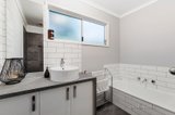 https://images.listonce.com.au/custom/160x/listings/2a-rona-street-ferntree-gully-vic-3156/101/00617101_img_08.jpg?AXUTTVrrzdw