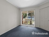 https://images.listonce.com.au/custom/160x/listings/2a-springfield-avenue-croydon-vic-3136/774/01525774_img_08.jpg?TJOPDOi8Yaw