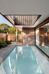 https://images.listonce.com.au/custom/160x/listings/2a-wattle-bird-crescent-barwon-heads-vic-3227/484/01700484_img_12.jpg?zsooD18XeBI