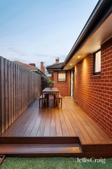 https://images.listonce.com.au/custom/160x/listings/2a-white-street-reservoir-vic-3073/148/01747148_img_10.jpg?7CsW__5r330
