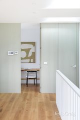 https://images.listonce.com.au/custom/160x/listings/2a-york-street-richmond-vic-3121/060/01747060_img_14.jpg?UAuv-NAWwSo