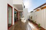 https://images.listonce.com.au/custom/160x/listings/2b-leonard-street-northcote-vic-3070/910/01645910_img_06.jpg?GBOA2OFD_lc