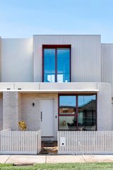 https://images.listonce.com.au/custom/160x/listings/2b-leonard-street-northcote-vic-3070/910/01645910_img_12.jpg?4bIOYUozjMs