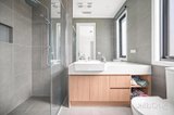 https://images.listonce.com.au/custom/160x/listings/2b-linton-street-moorabbin-vic-3189/573/01810573_img_08.jpg?y7Z-_LuKU1c