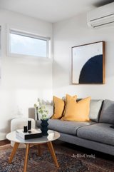 https://images.listonce.com.au/custom/160x/listings/2b-slater-street-northcote-vic-3070/945/01094945_img_08.jpg?f8DhCcrlUEE