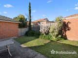 https://images.listonce.com.au/custom/160x/listings/2b-springfield-avenue-croydon-vic-3136/653/01525653_img_11.jpg?tyz29FEd1pE