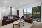 https://images.listonce.com.au/custom/160x/listings/2c-blenheim-street-bentleigh-east-vic-3165/015/01181015_img_04.jpg?DTBtjgOFlKY