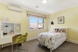 https://images.listonce.com.au/custom/160x/listings/2e-hopetoun-avenue-canterbury-vic-3126/039/00481039_img_08.jpg?JS5YN4QZYvU