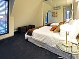 https://images.listonce.com.au/custom/160x/listings/2e-wilton-grove-elwood-vic-3184/764/01793764_img_08.jpg?4N-VPTOZQQE