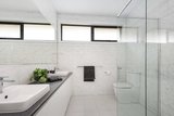 https://images.listonce.com.au/custom/160x/listings/2f-almer-avenue-blackburn-vic-3130/419/01928419_img_05.jpg?Mbz3pRYD_UU